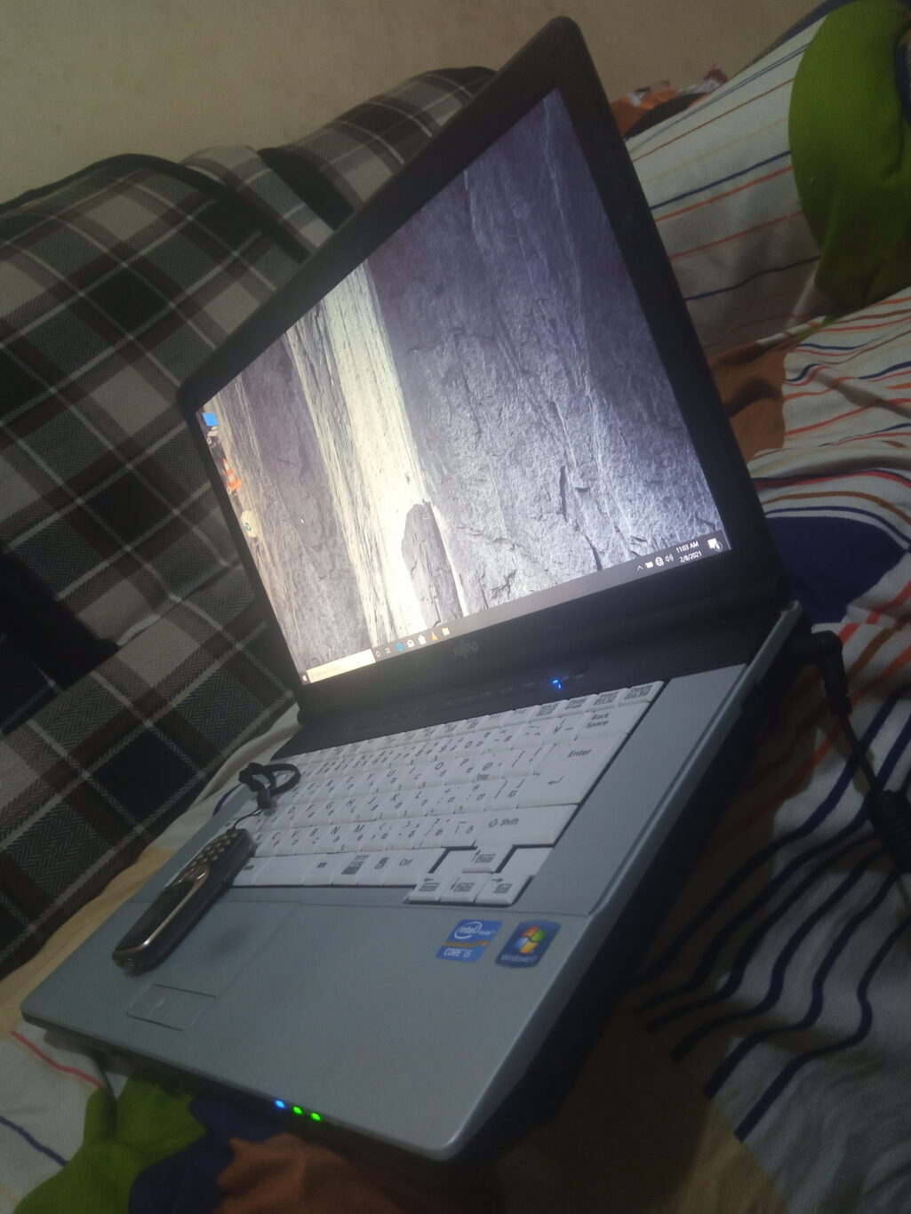 Wauzaji wa Inb Fujitsus Laptop sell