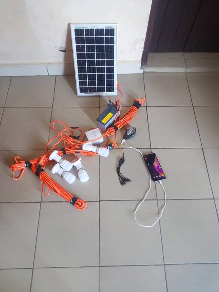 Jerosh solar kits, small package ; Taa nne na kuchaji simu
