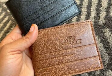 selling men's wallets